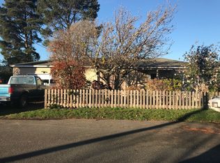 3283 Campton Heights Dr, Fortuna, CA 95540