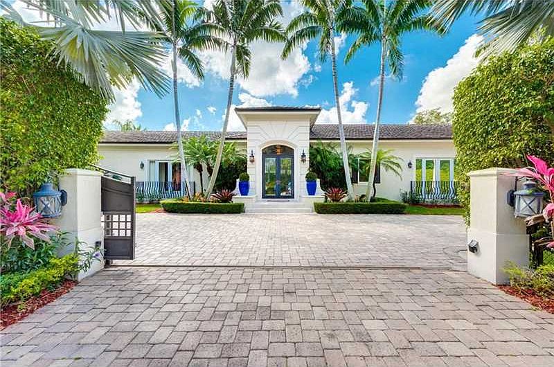 Pinecrest home exquisitely maintained, within Pinecrest elementary boundaries. Perfectly located to