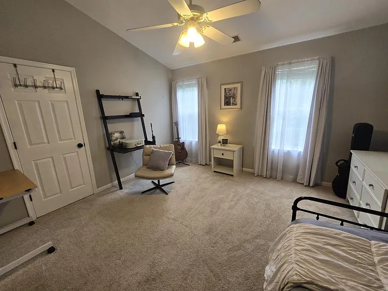 42 Charleston Ct — Photo 18