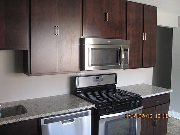 5th image of 917 E 161st Pl