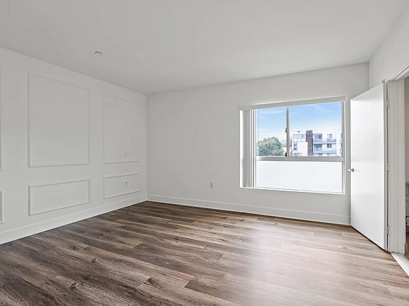 3rd image of 1440 N Poinsettia Pl #S303