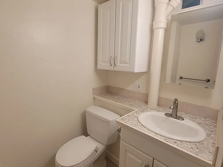 415 & 417 N Kentucky St — Photo 11