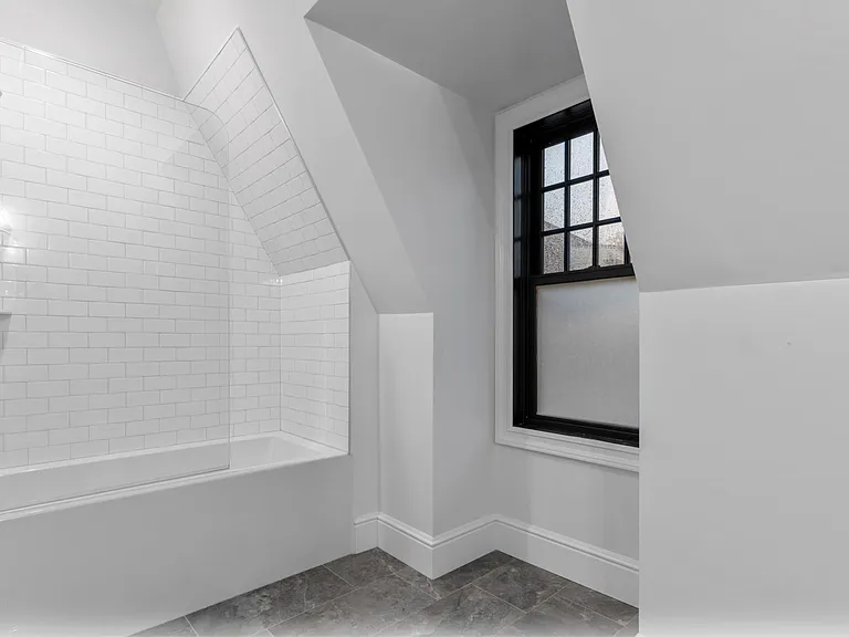 "Loft" - 2BR / 2BA @ 87 East Ave