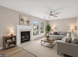 8713 Ridge Hollow Ct, Springfield, VA 22152
