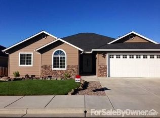 630 Sheffield Dr, Eagle Point, OR 97524