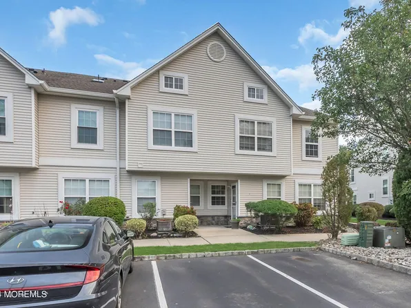 28 Forrest Court, Tinton Falls, NJ 07753