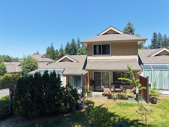 2nd image of 6066 Lionel Cres