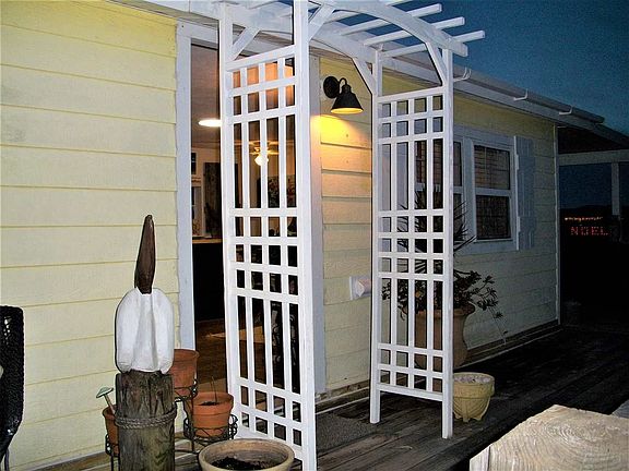 5th image of 1017 Honeysuckle Ave