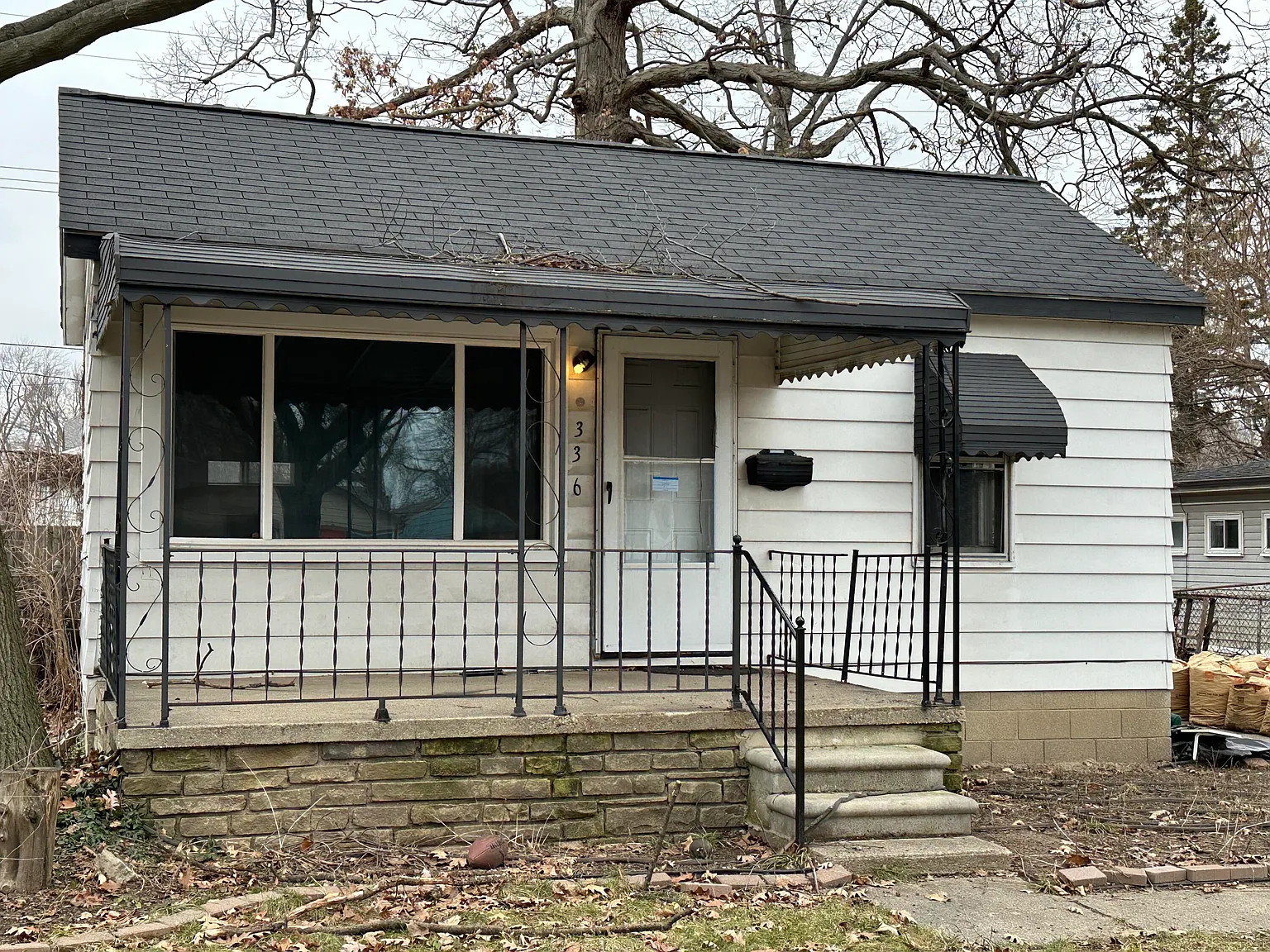 336 W Granet Ave photo 1