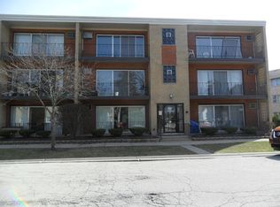 5317 W 96th St APT 3, Oak Lawn, IL 60453