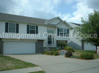 7876 Curtis Ave, Omaha, NE 68134
