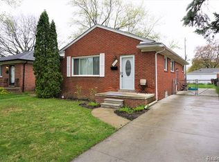 8291 Nightingale St, Dearborn Heights, MI 48127