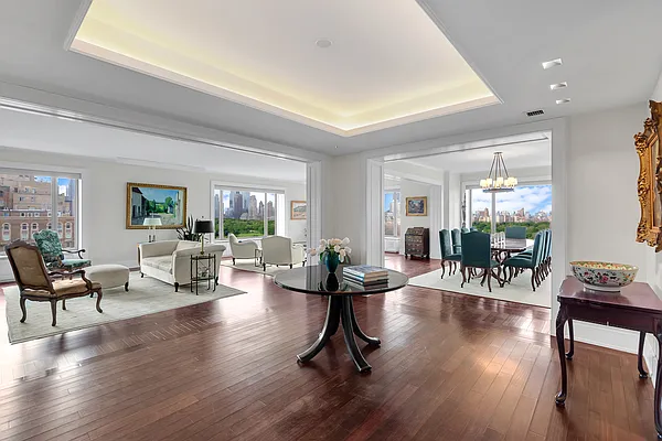 Sold by Douglas Elliman | media 24