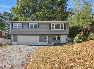 27 Oakwood Ave, Waterbury, CT 06708