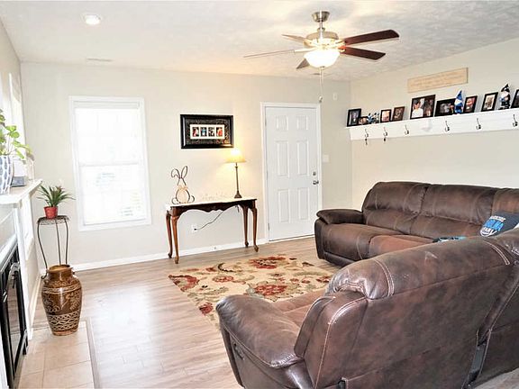 5th image of 121 Abbey Ln