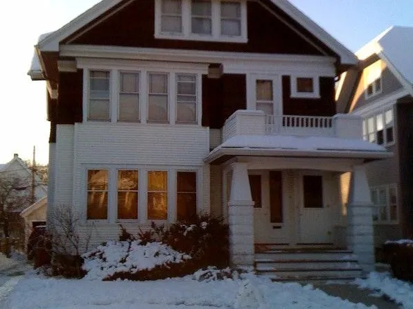 2125 N 63rd St, Wauwatosa, WI 53213