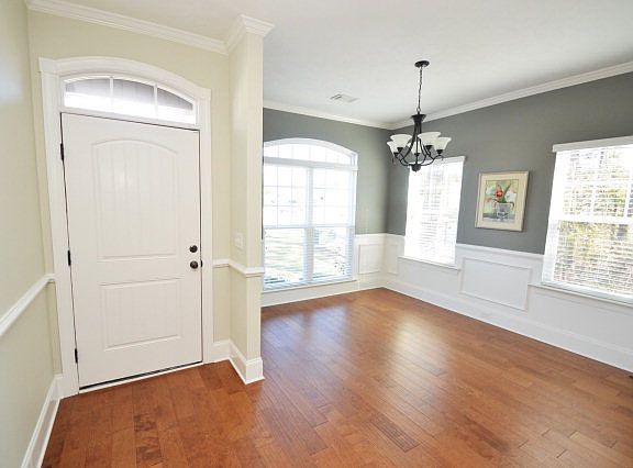 4th image of 352 Norfolk Dr