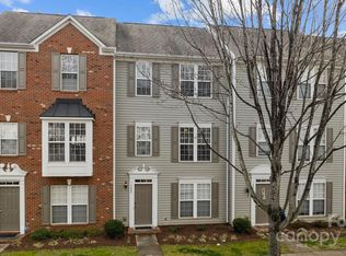 15662 King Louis Ct, Charlotte, NC 28277
