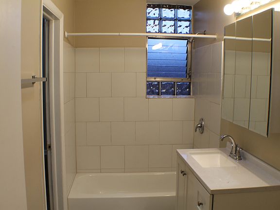 3rd image of 741 Walnut St