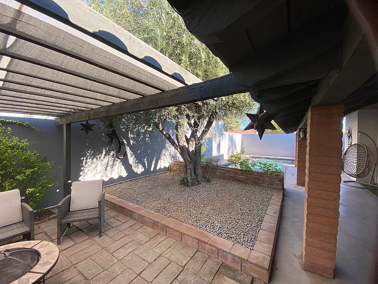 2081 E Alameda Dr — Photo 5