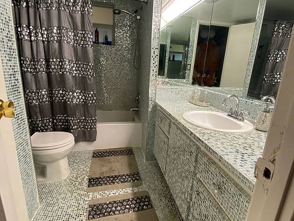5th image of 1750 NE 191st St #324