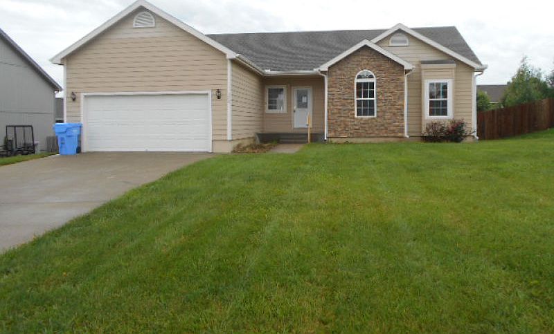 1st image of 208 S Whilshire Dr
