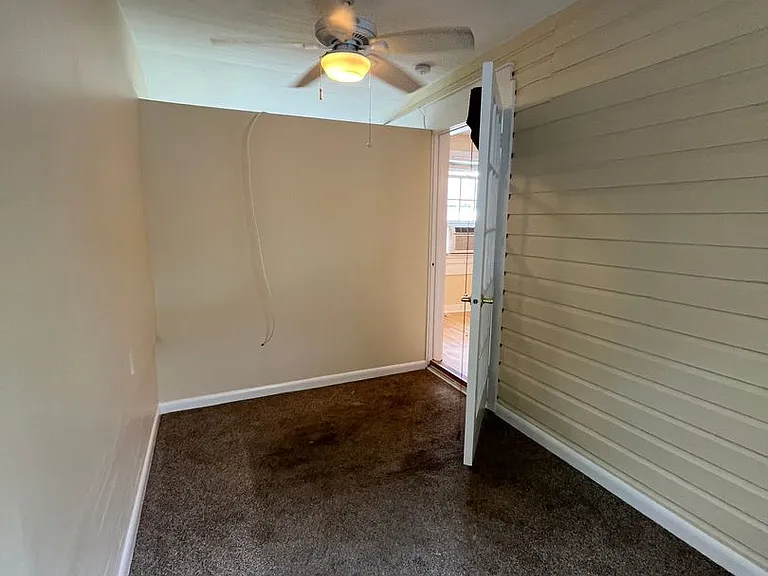 1128 Margaret St — Photo 8