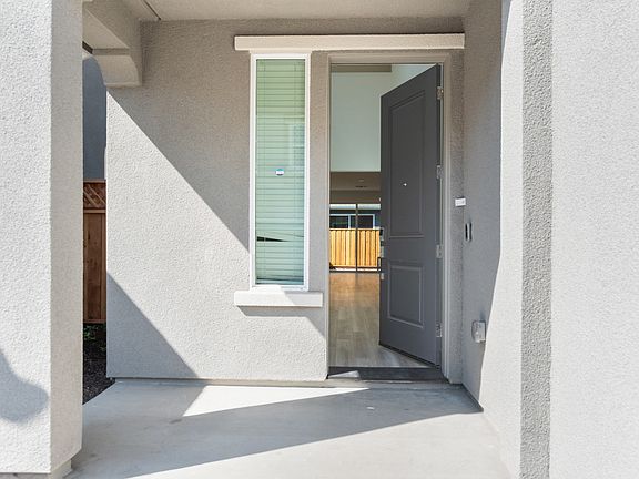 3rd image of 341 N Mendocino Way