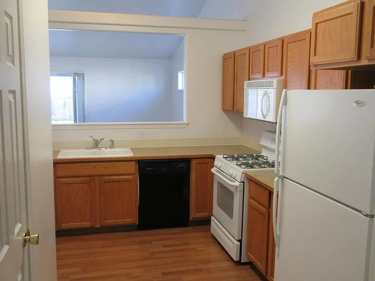 2893 W Elmwood Dr — Photo 3