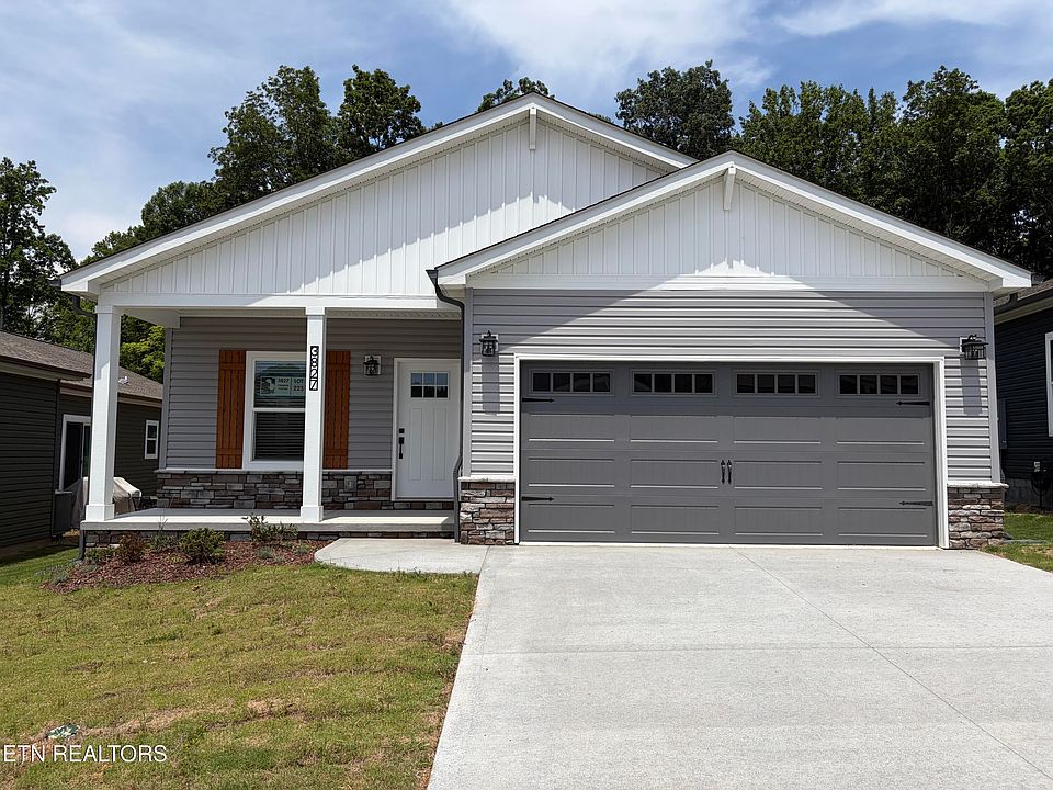 1st image of 3827 Crimson Clover Ln
