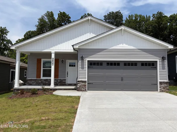 3827 Crimson Clover Ln, Knoxville, TN 37924
