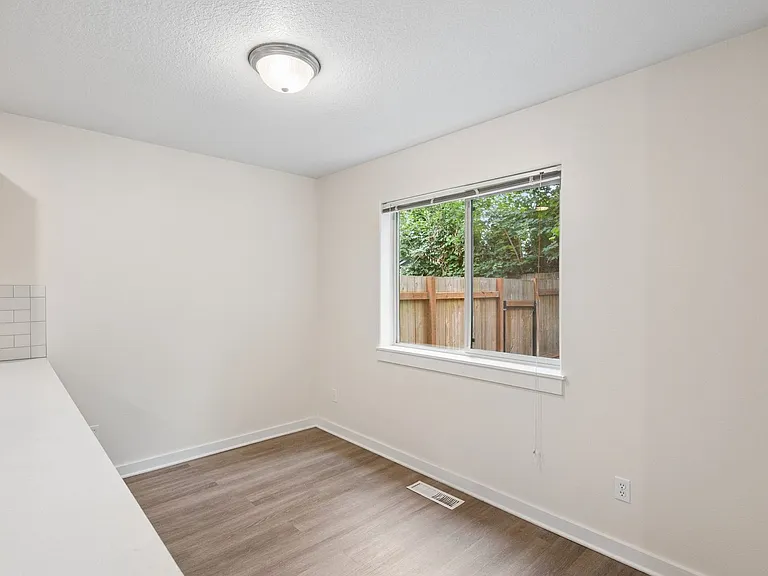 Roberts Court Townhomes — Photo 86