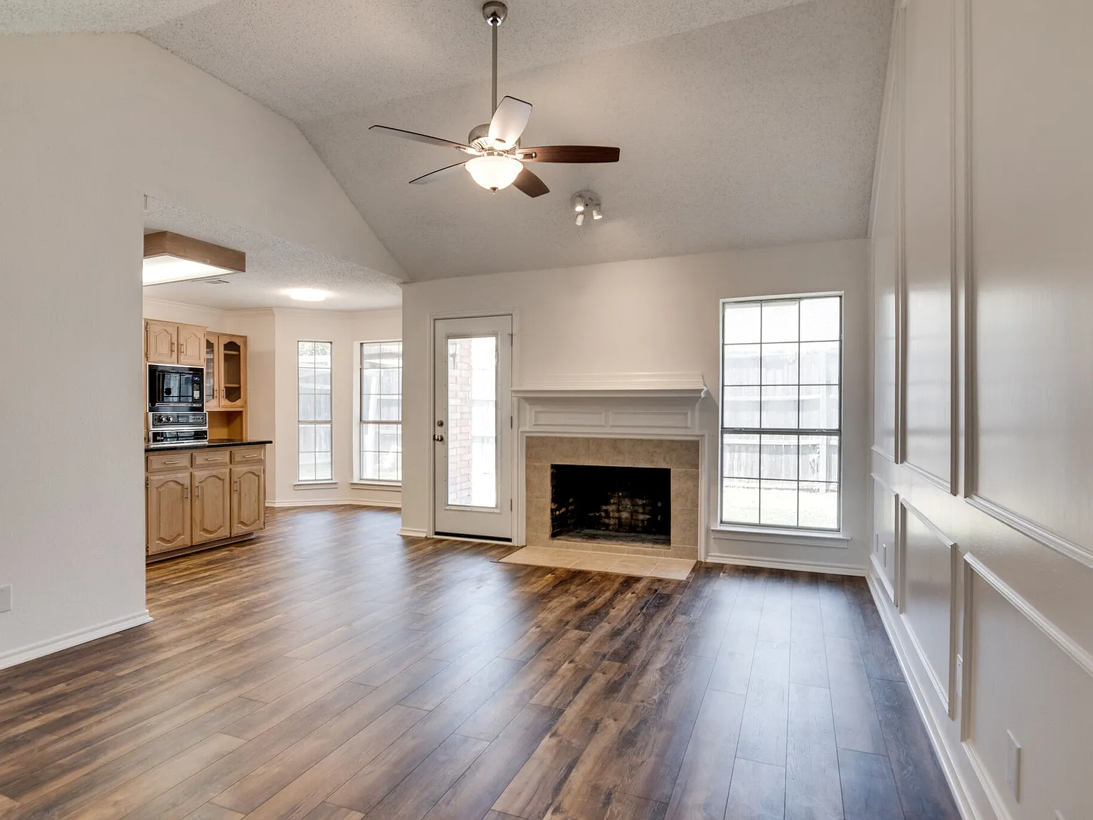 3 bed, 1609 sqft, $2,600 — Photo 3
