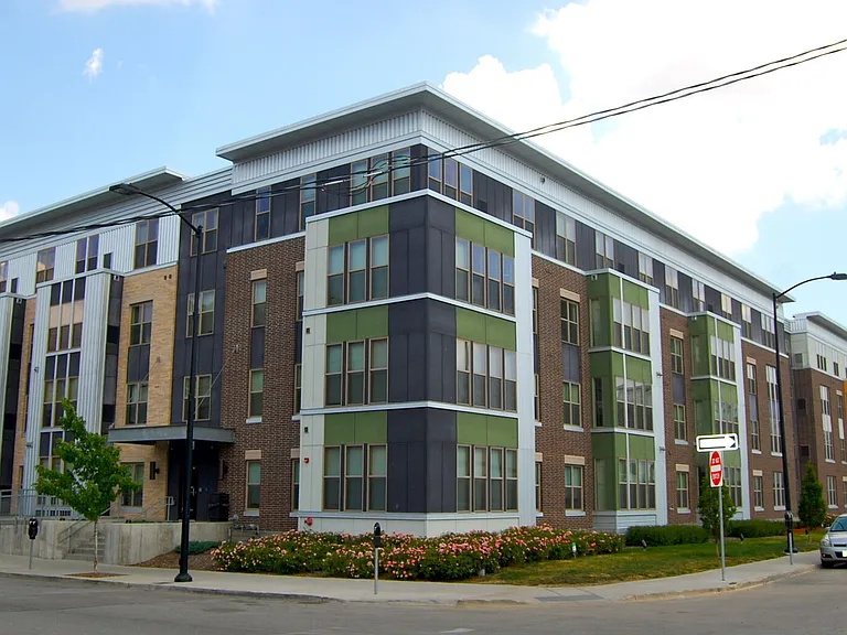 Metro Lofts — Photo 1