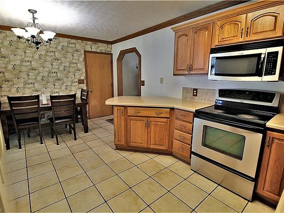 5th image of 3368 Hiwood Ave