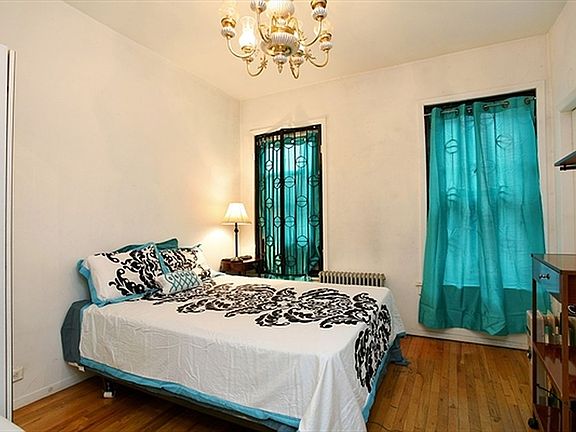 3rd image of 252 E 7th St #1516