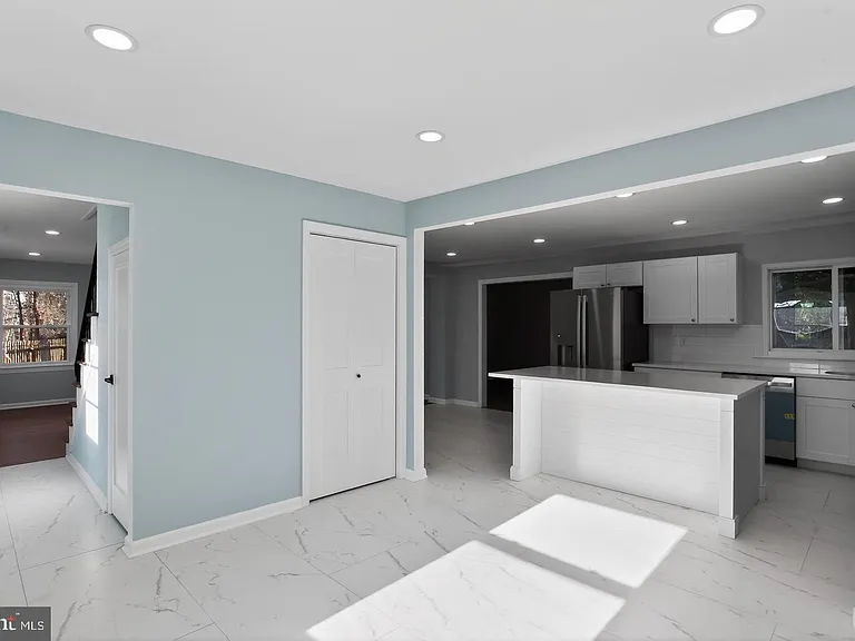 78 Barrington Ln — Photo 8