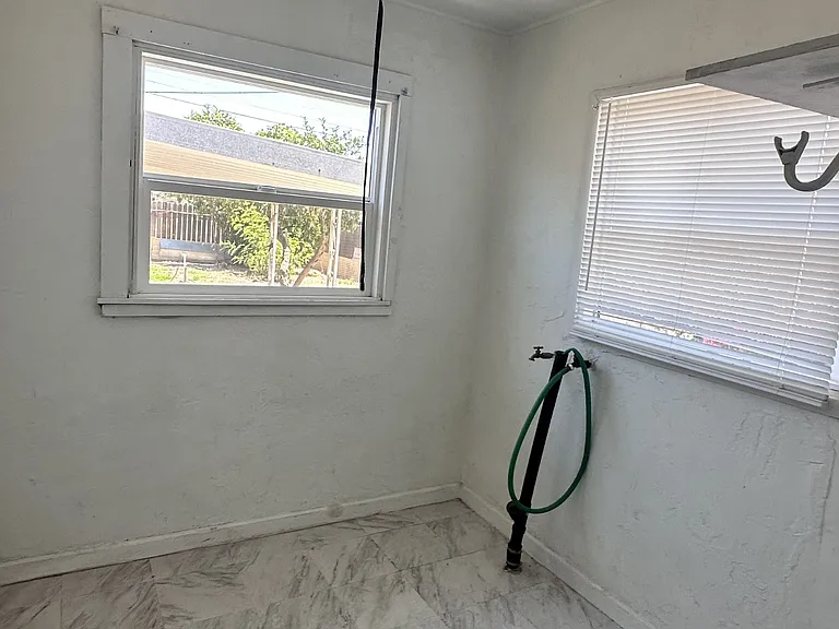 601 Orange Ave — Photo 5