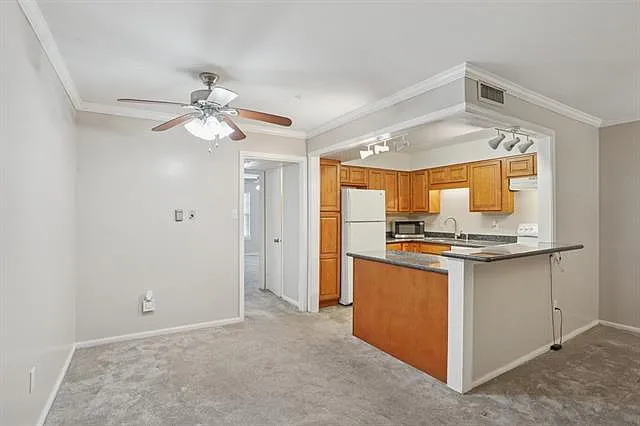 2732 Whitney Pl #209 — Photo 9