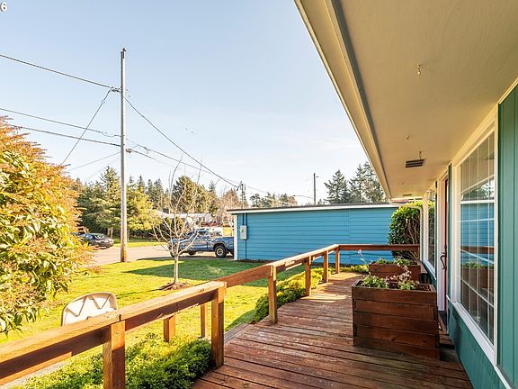 3rd image of 2035 Juniper Ave