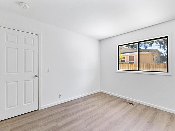4th image of 391 Alden Court
