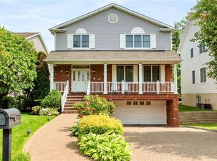 4 Apple Ct, Eastchester, NY 10709