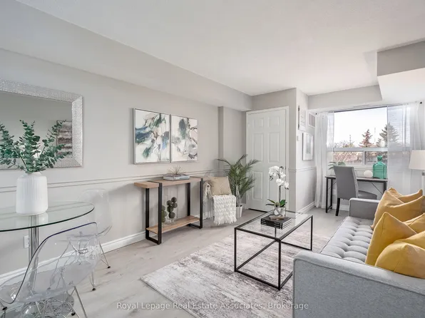 32 Tannery St #308, Mississauga, ON L5M 6T6