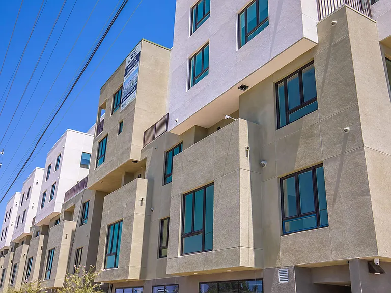 Woodlake Apartments — Photo 5