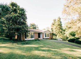 521 W Beaver Creek Dr, Powell, TN 37849