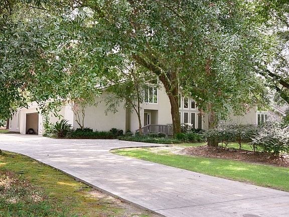 3rd image of 3321 Plantation Dr