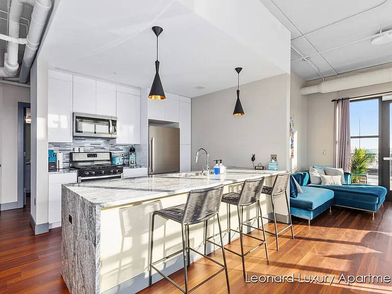 The Leonard Luxury Apartments — Photo 114