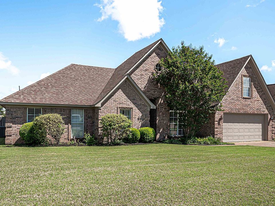 1st image of 30 Redbud Dr