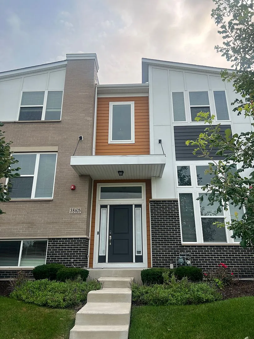 3s625 Camden St, Warrenville, IL 60555 — Photo 1