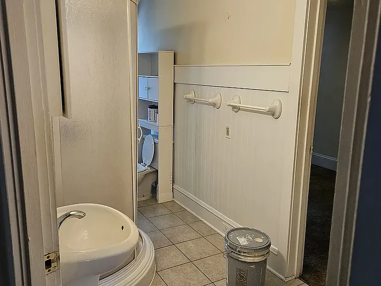 145 E North St #3 — Photo 9
